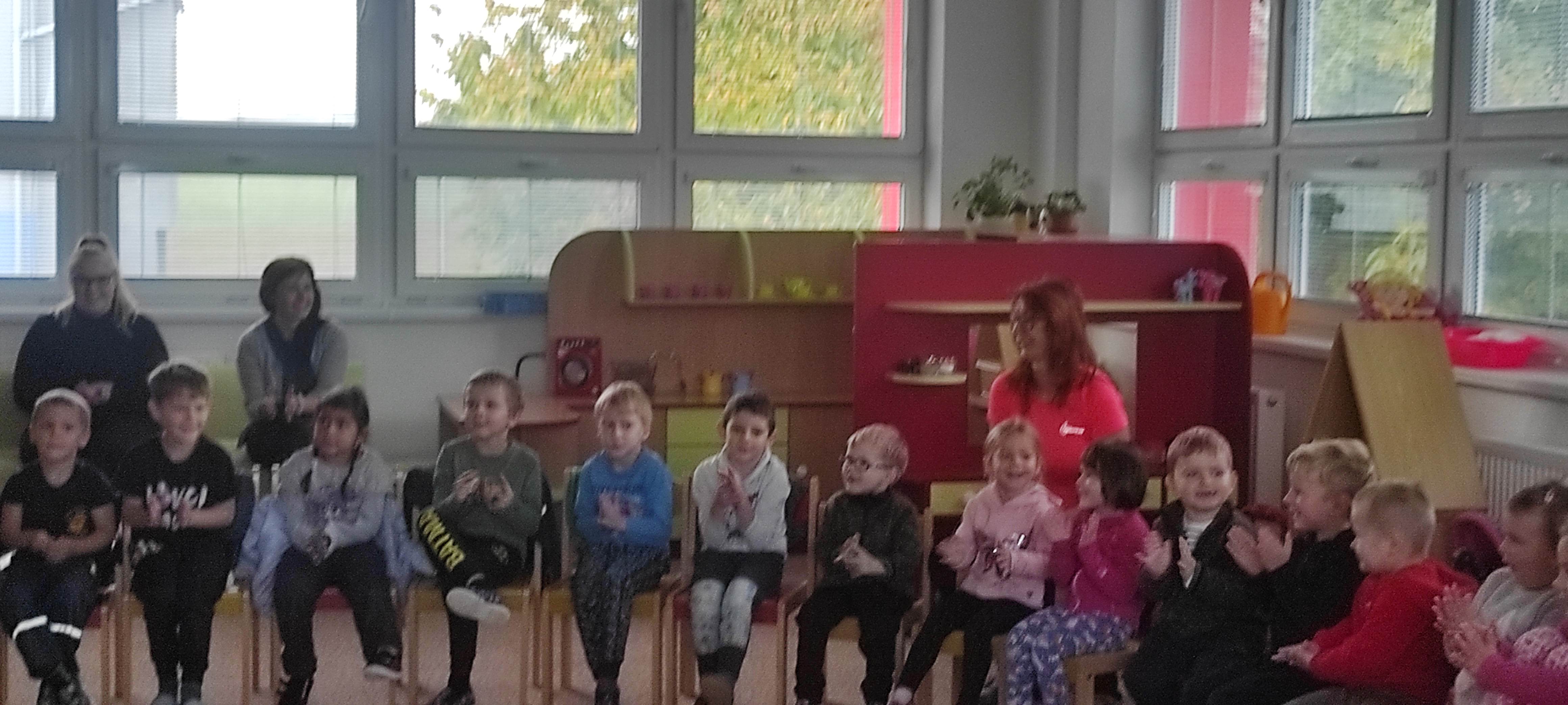 Křeslo pro hosta - hasič 