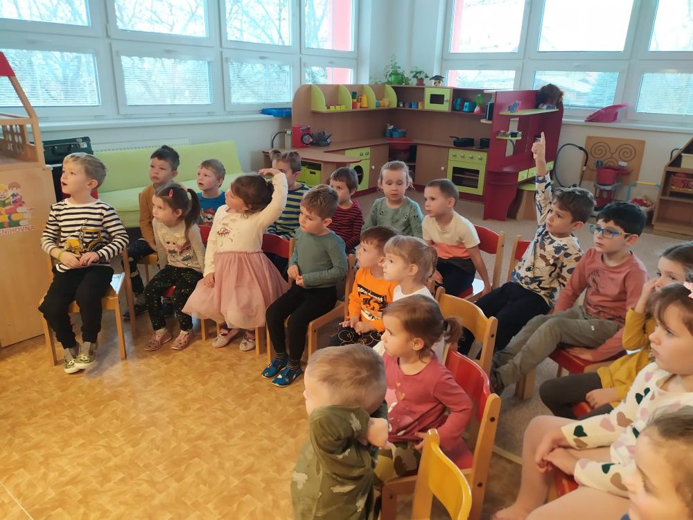 Křeslo pro hosta - povolní: Kadeřnice