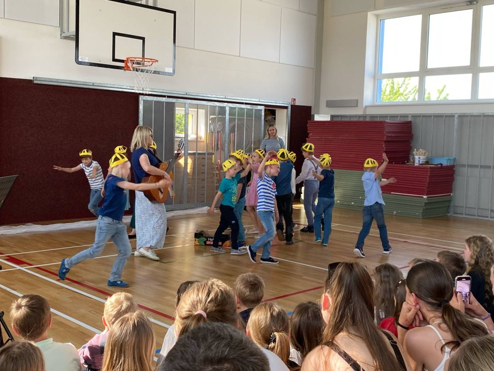 Tanečně - divadelní podvečer