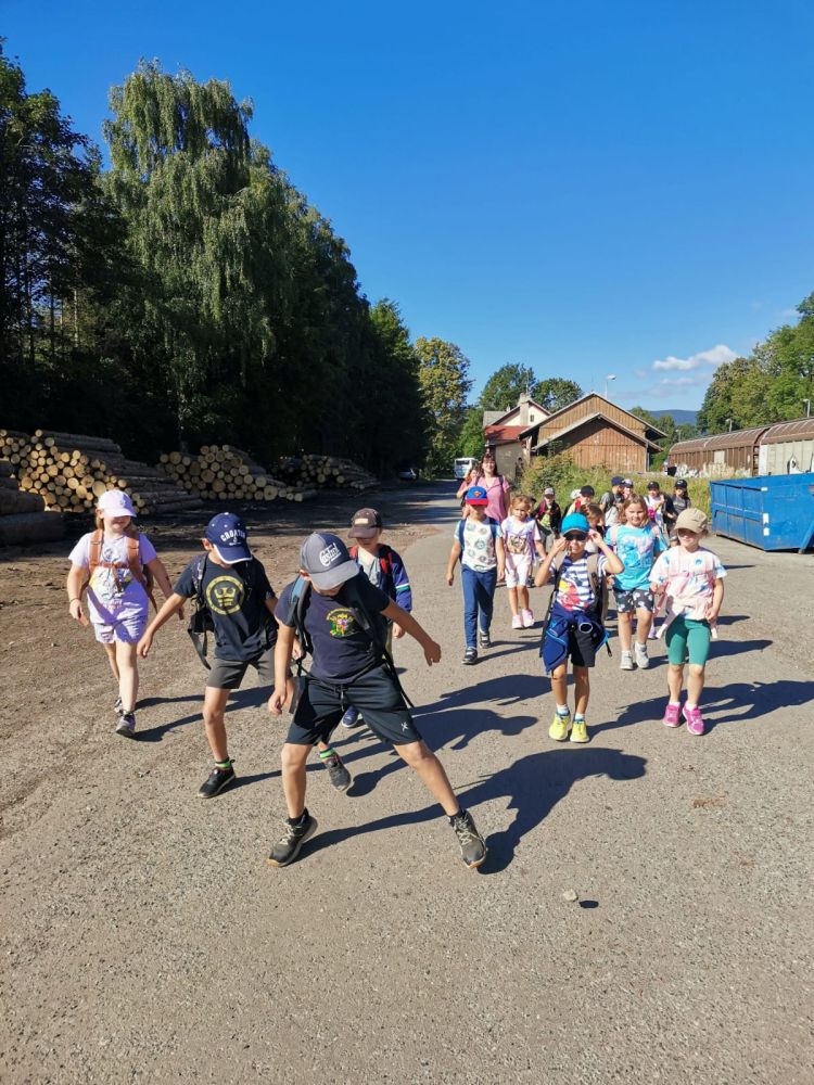 Putování s družinou - Jeskyně Na Pomezí